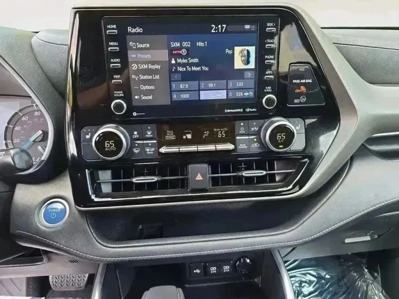 2021 Toyota Highlander - Image 11 of 12