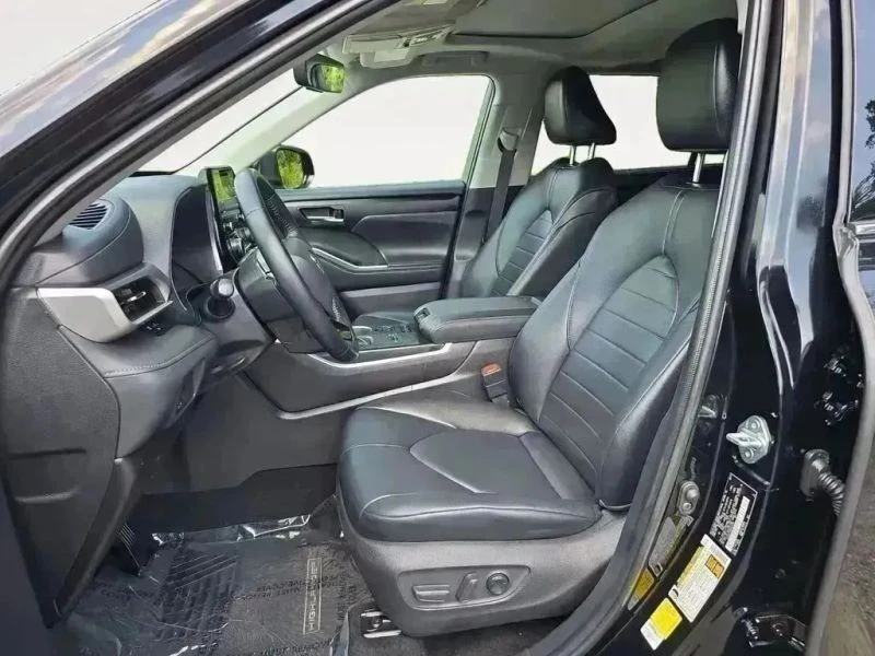 2021 Toyota Highlander - Image 9 of 12