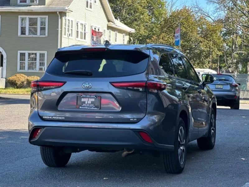 2021 Toyota Highlander - Image 4 of 12