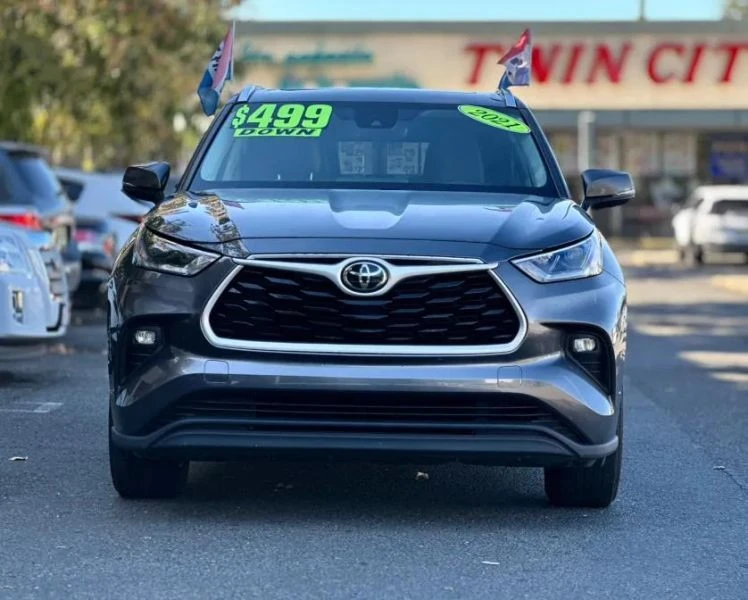 2021 Toyota Highlander - Image 2 of 12