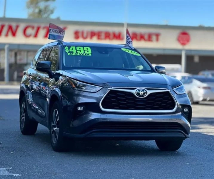 2021 Toyota Highlander - Image 3 of 12