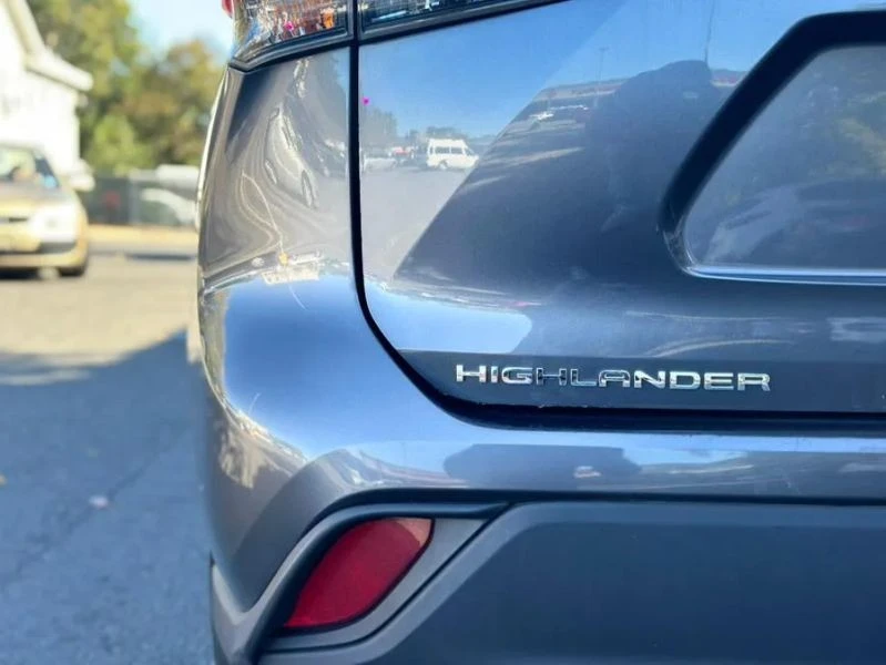 2021 Toyota Highlander - Image 7 of 12