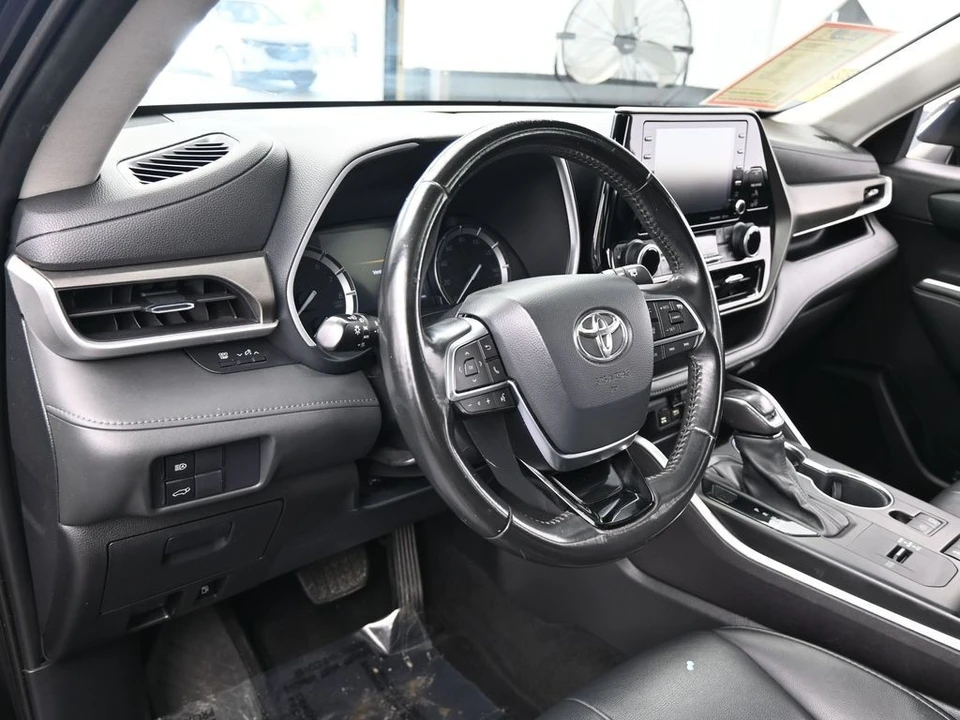 2021 Toyota Highlander - Image 10 of 12