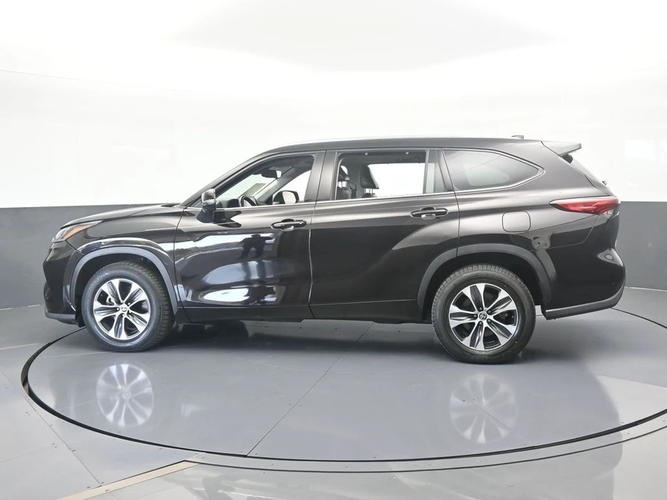 2021 Toyota Highlander - Image 3 of 12