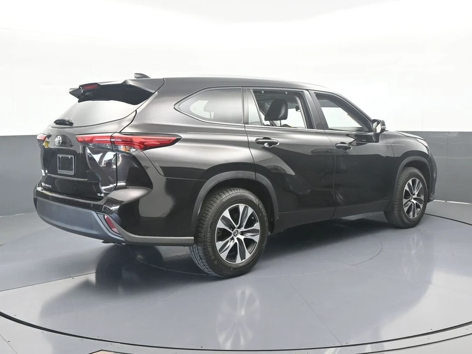 2021 Toyota Highlander - Image 6 of 12