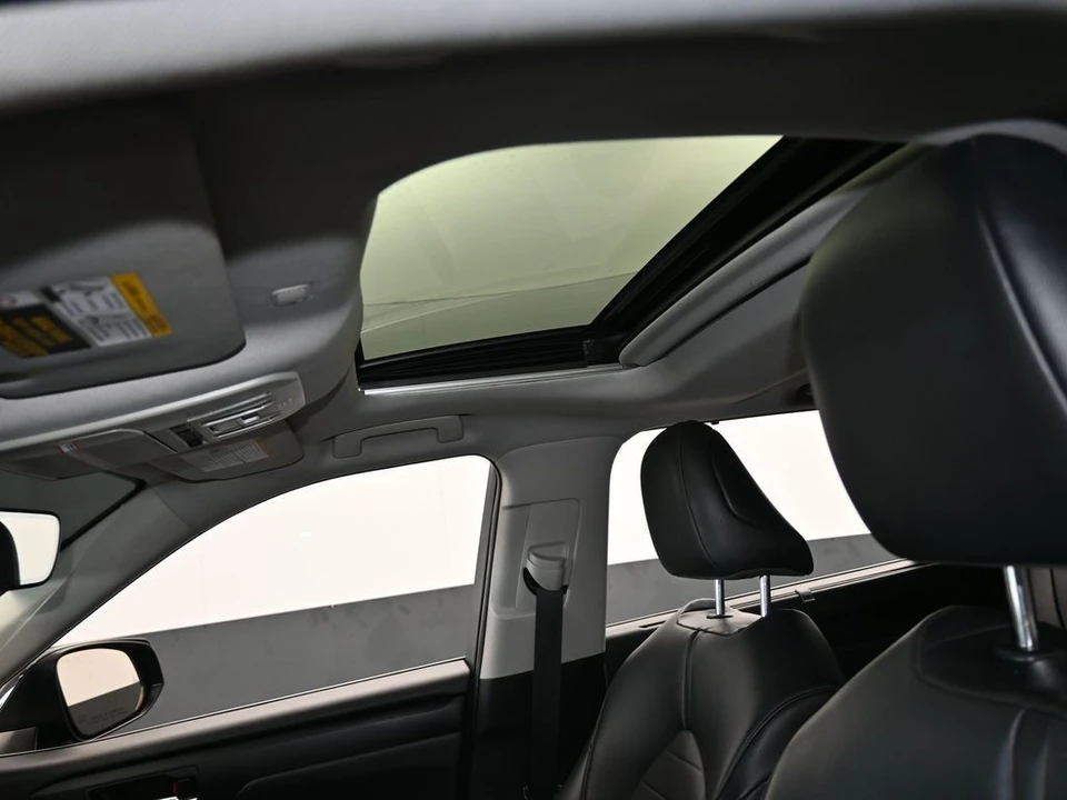 2021 Toyota Highlander - Image 11 of 12