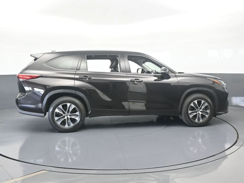 2021 Toyota Highlander - Image 7 of 12