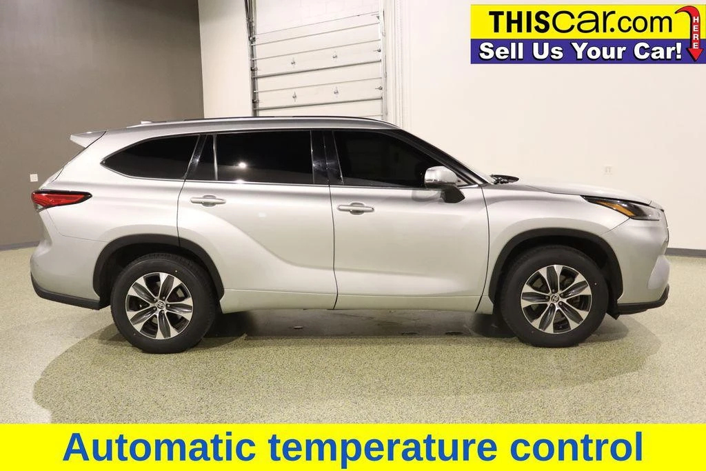 2021 Toyota Highlander - Image 10 of 12