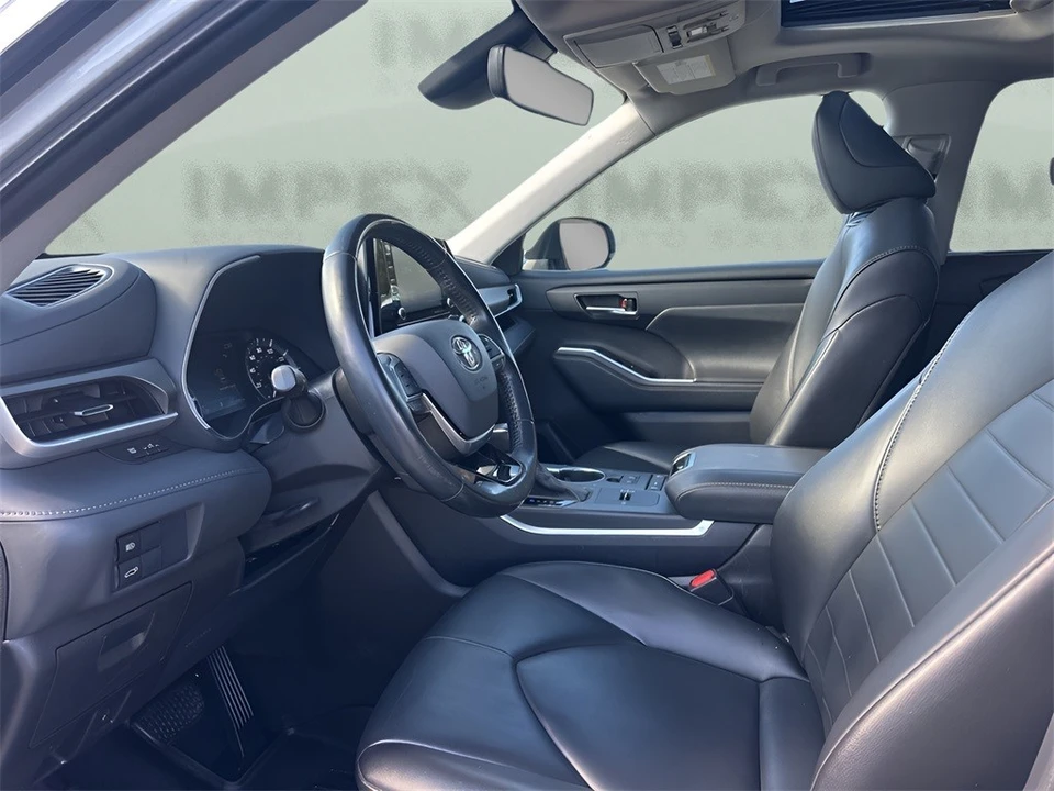 2021 Toyota Highlander - Image 9 of 12