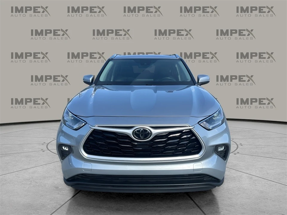 2021 Toyota Highlander - Image 8 of 12