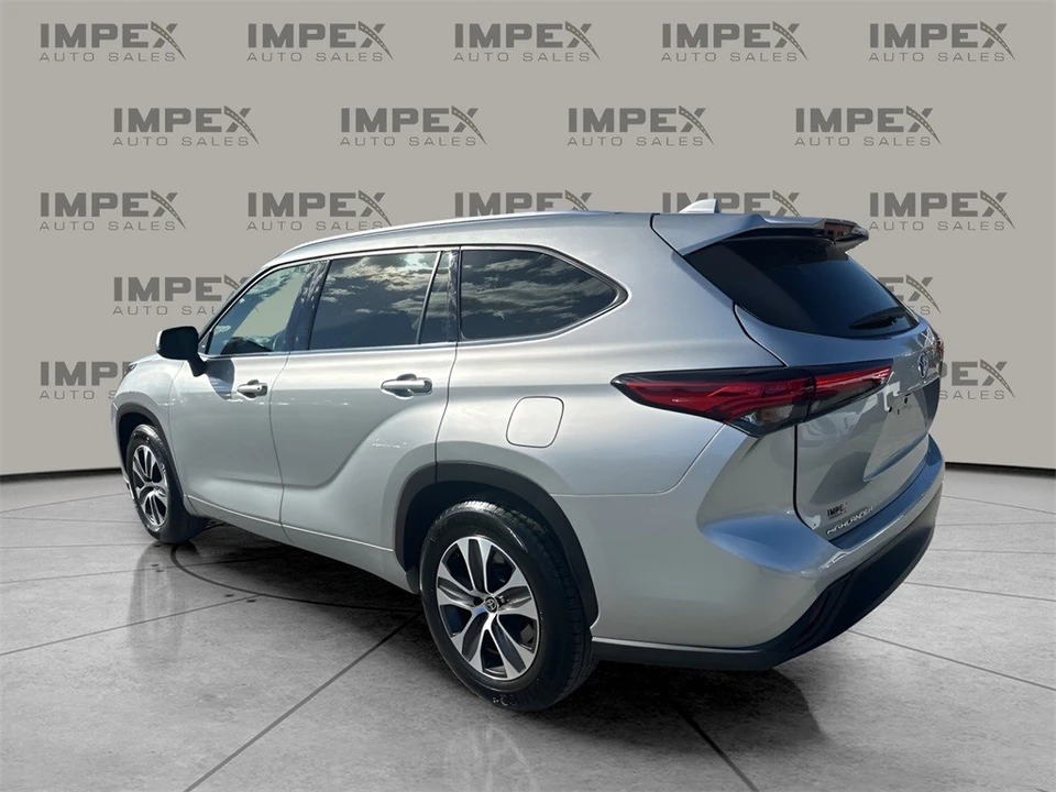 2021 Toyota Highlander - Image 3 of 12
