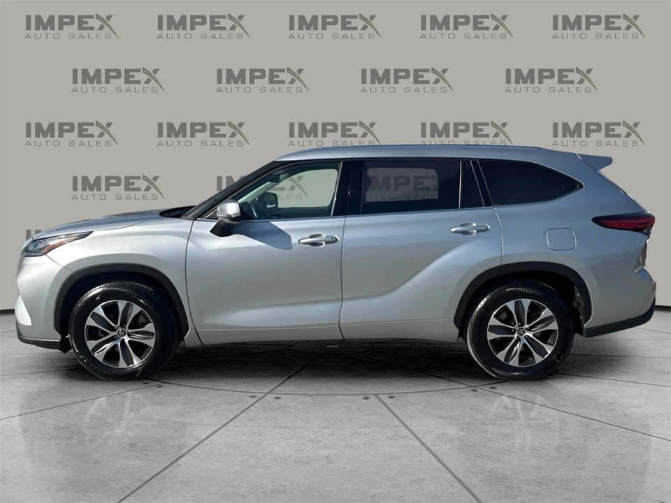 2021 Toyota Highlander - Image 2 of 12