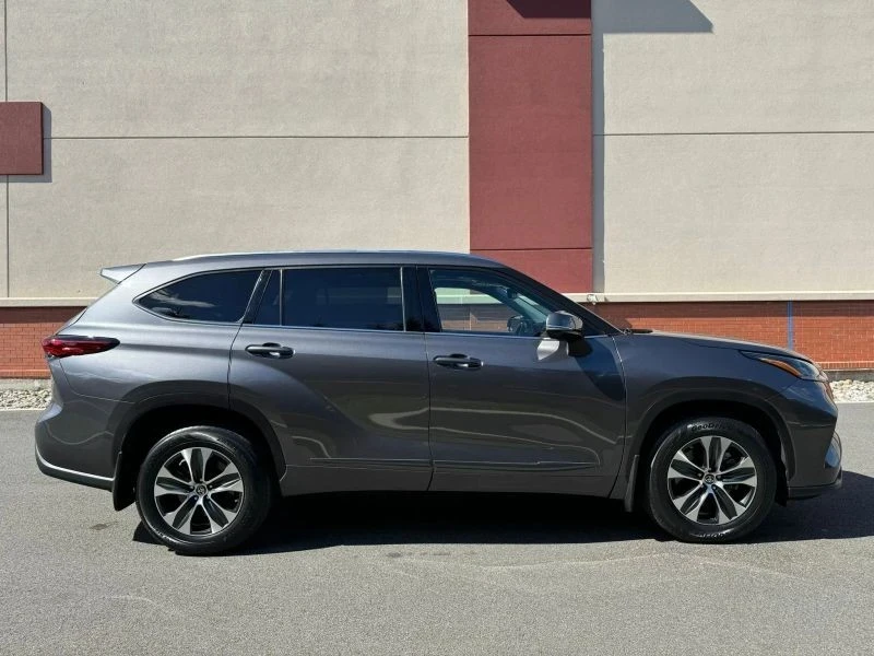 2021 Toyota Highlander - Image 4 of 12
