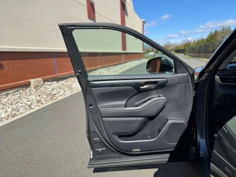 2021 Toyota Highlander - Image 12 of 12