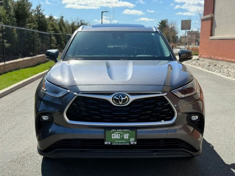 2021 Toyota Highlander - Image 2 of 12