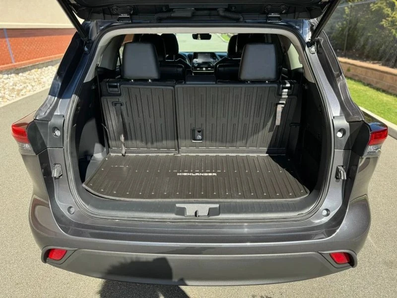 2021 Toyota Highlander - Image 10 of 12
