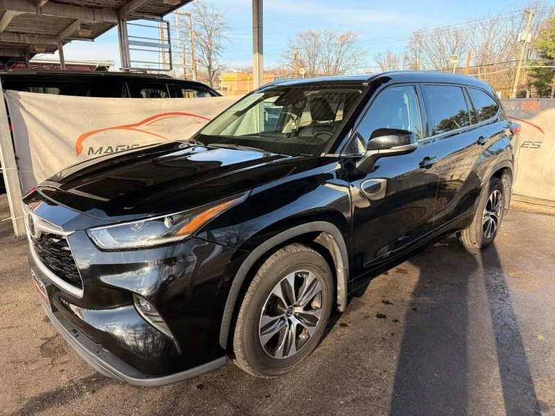 2021 Toyota Highlander - Image 8 of 12