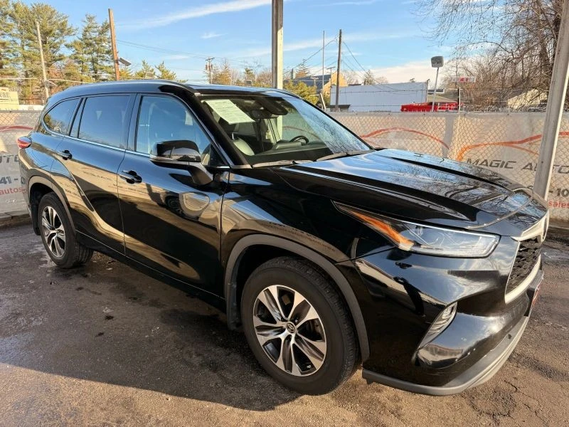 2021 Toyota Highlander - Image 7 of 12
