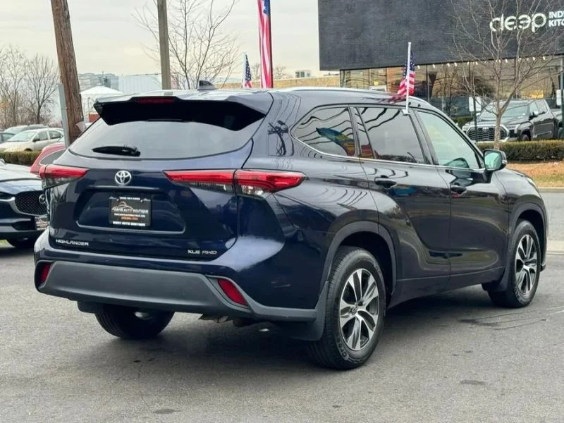 2021 Toyota Highlander - Image 6 of 12