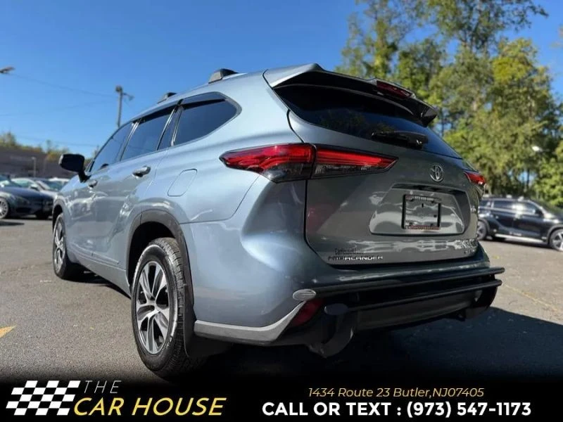 2021 Toyota Highlander - Image 10 of 12