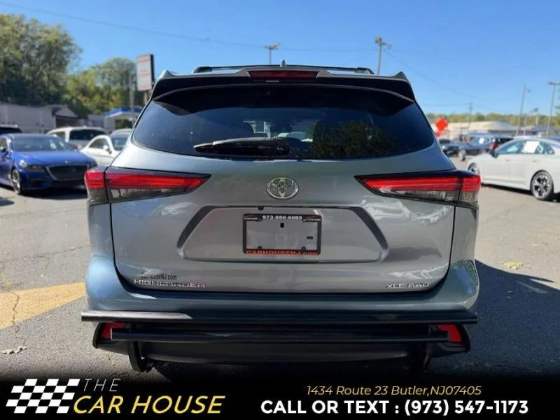 2021 Toyota Highlander - Image 11 of 12
