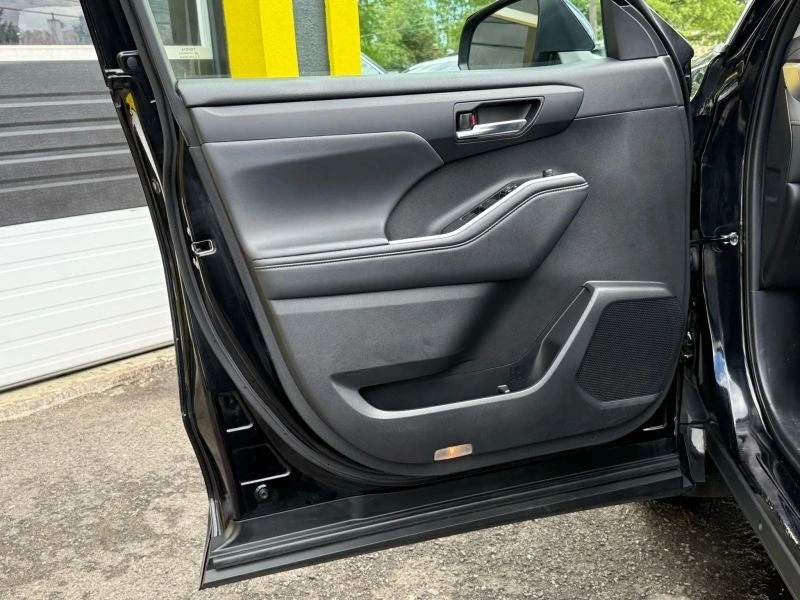 2021 Toyota Highlander - Image 7 of 12