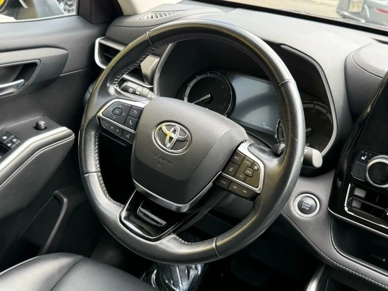 2021 Toyota Highlander - Image 11 of 12