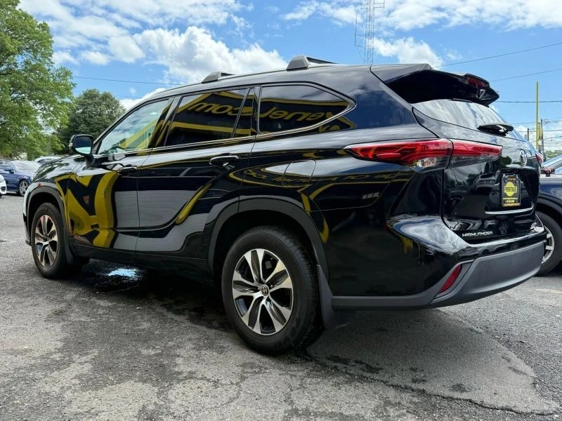 2021 Toyota Highlander - Image 4 of 12