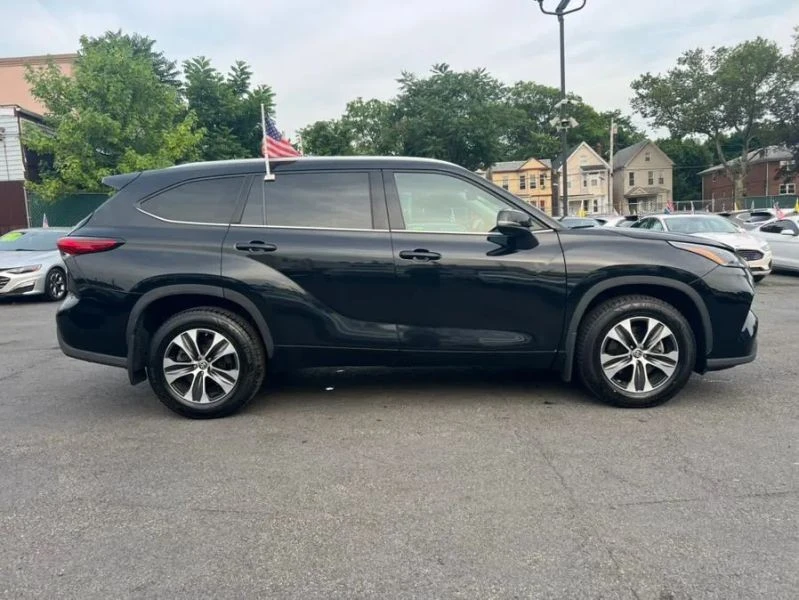 2021 Toyota Highlander - Image 4 of 12