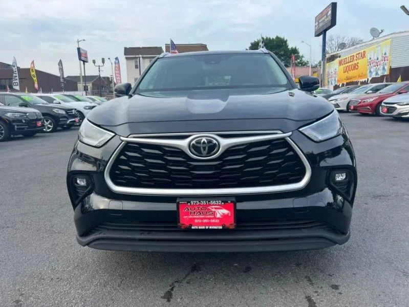 2021 Toyota Highlander - Image 2 of 12