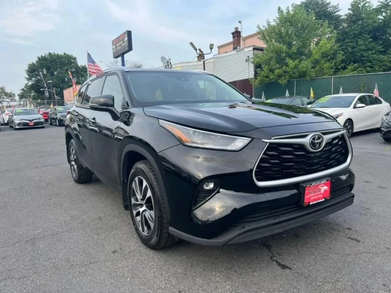 2021 Toyota Highlander - Image 3 of 12