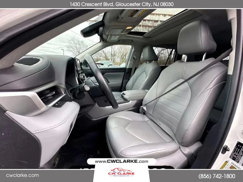 2021 Toyota Highlander - Image 10 of 12