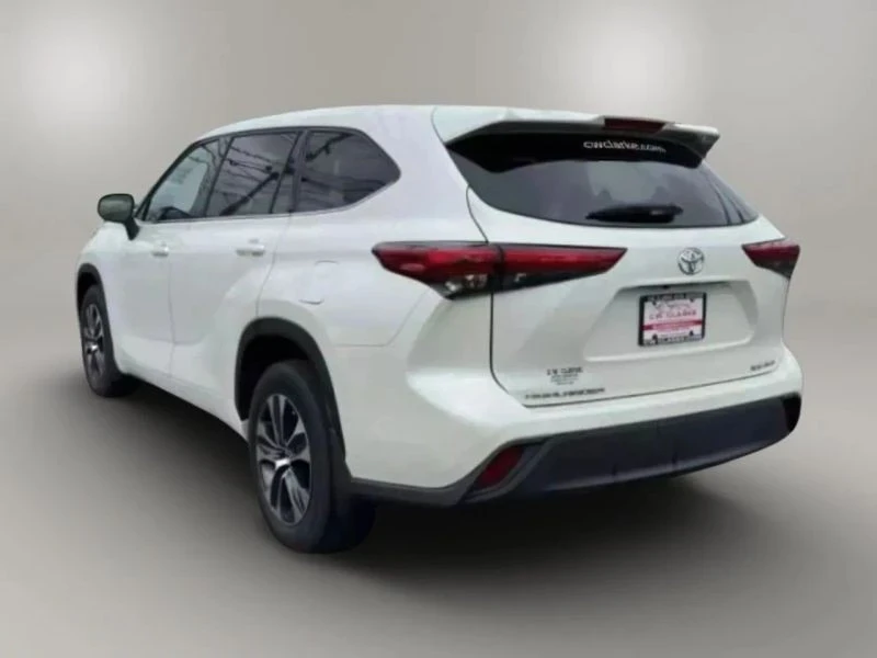 2021 Toyota Highlander - Image 3 of 12