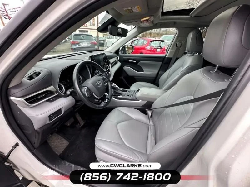 2021 Toyota Highlander - Image 9 of 12