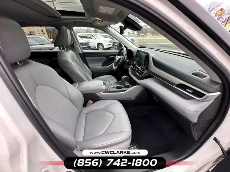 2021 Toyota Highlander - Image 11 of 12