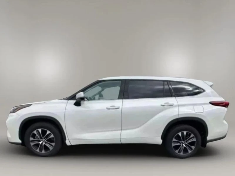 2021 Toyota Highlander - Image 2 of 12