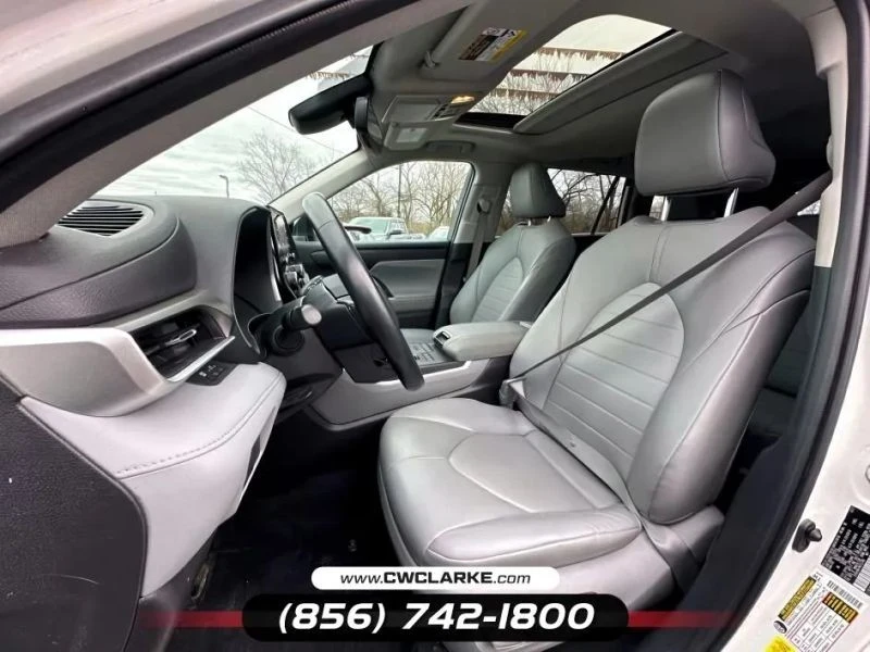 2021 Toyota Highlander - Image 10 of 12