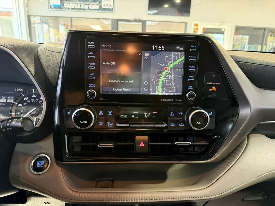2021 Toyota Highlander - Image 16 of 21