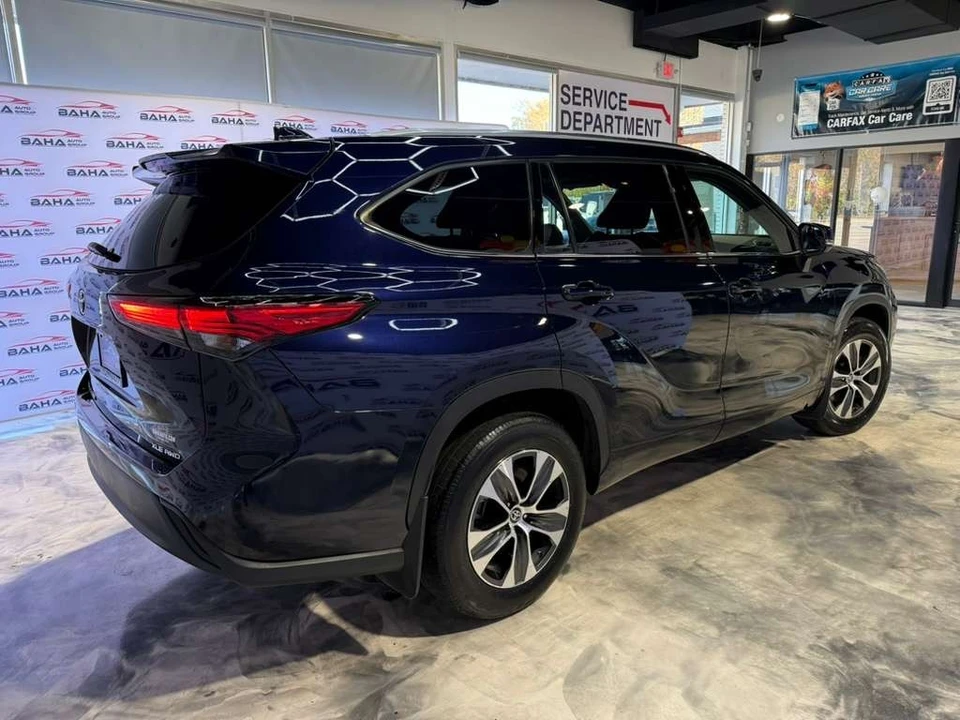 2021 Toyota Highlander - Image 8 of 21