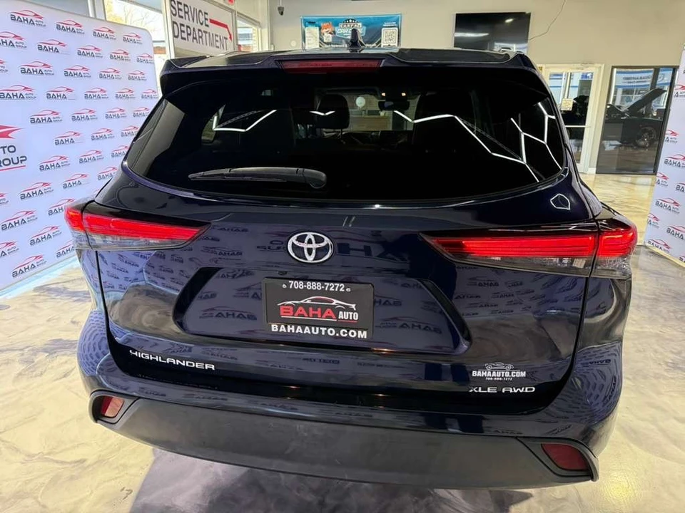 2021 Toyota Highlander - Image 9 of 21