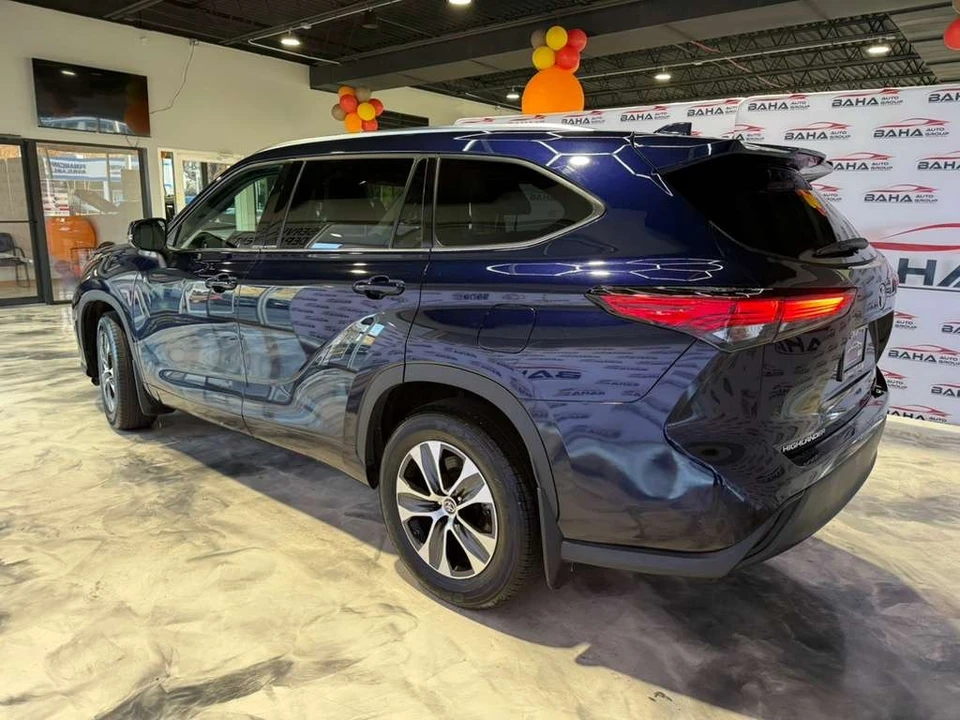 2021 Toyota Highlander - Image 10 of 21