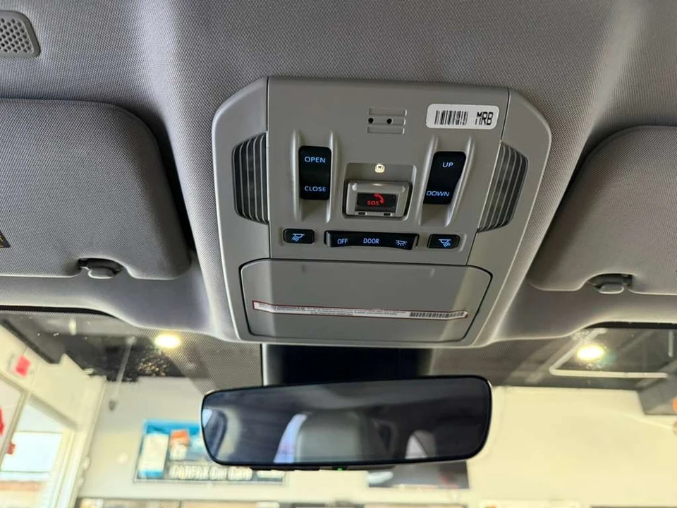 2021 Toyota Highlander - Image 20 of 21