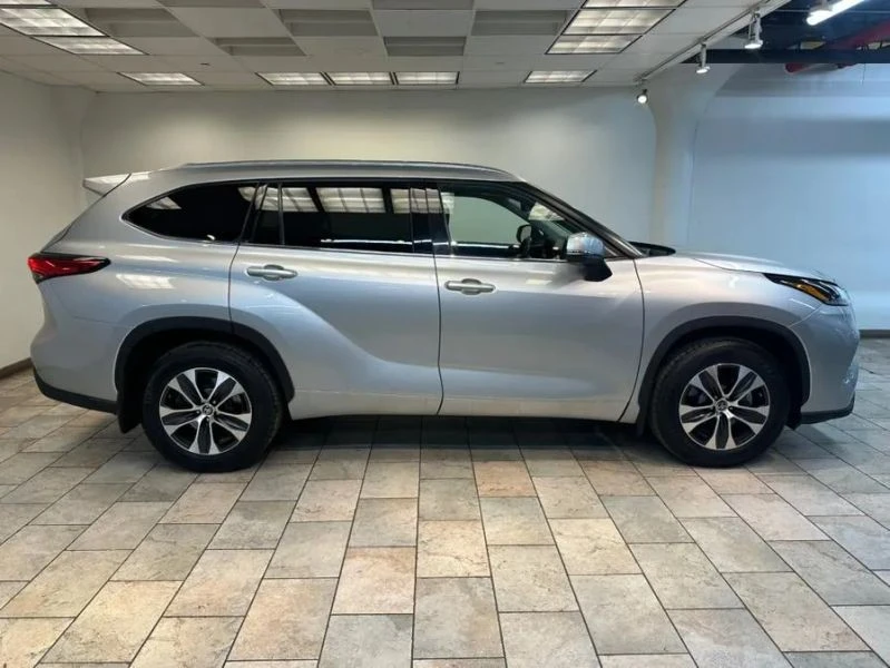 2021 Toyota Highlander - Image 6 of 12