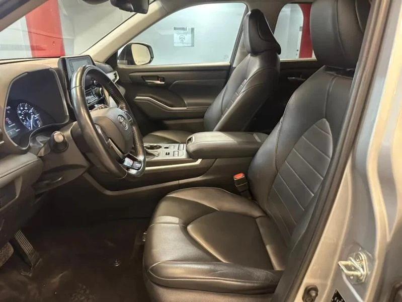 2021 Toyota Highlander - Image 10 of 12