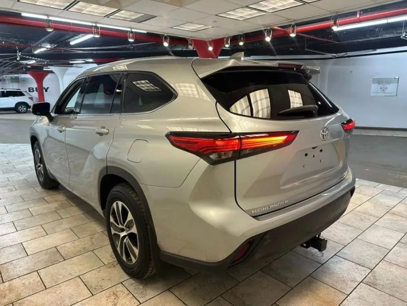 2021 Toyota Highlander - Image 4 of 12