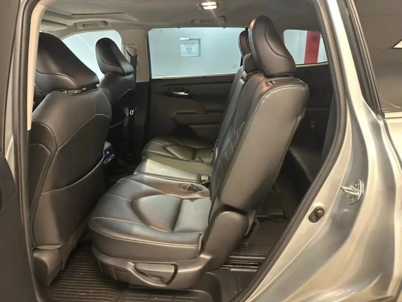 2021 Toyota Highlander - Image 12 of 12