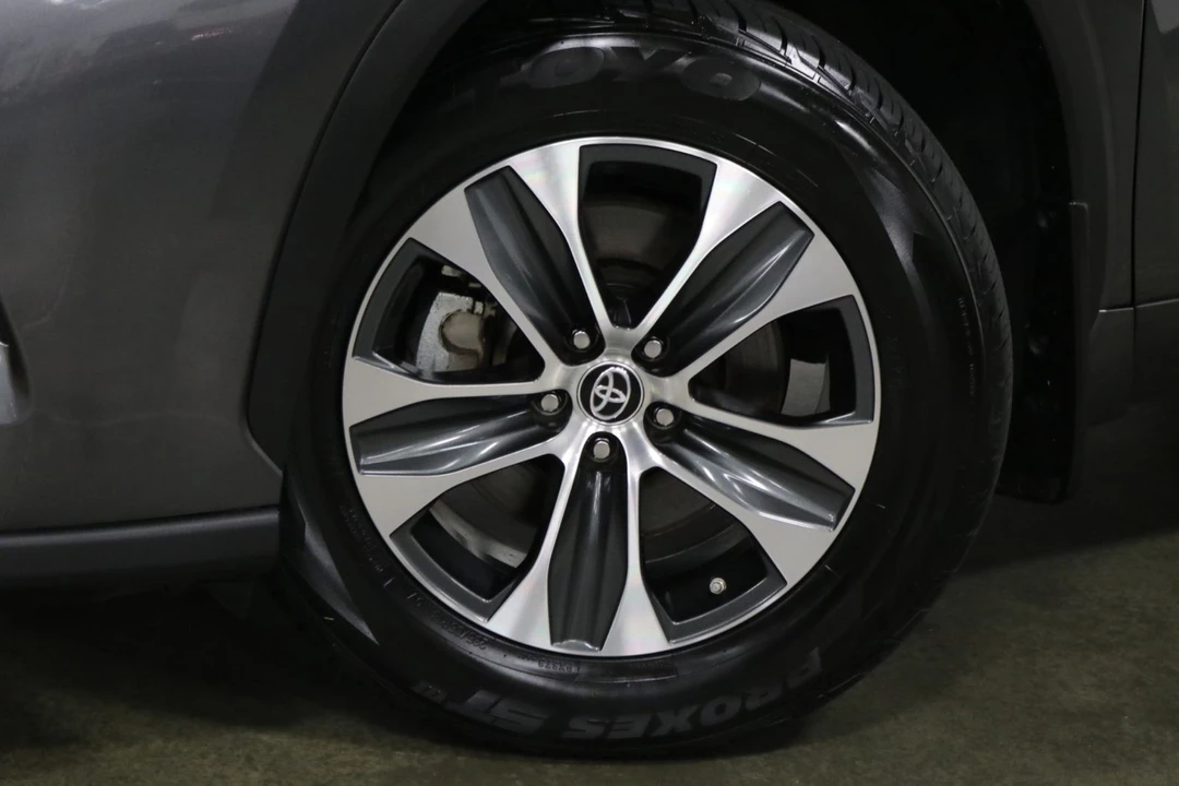 2021 Toyota Highlander - Image 11 of 12