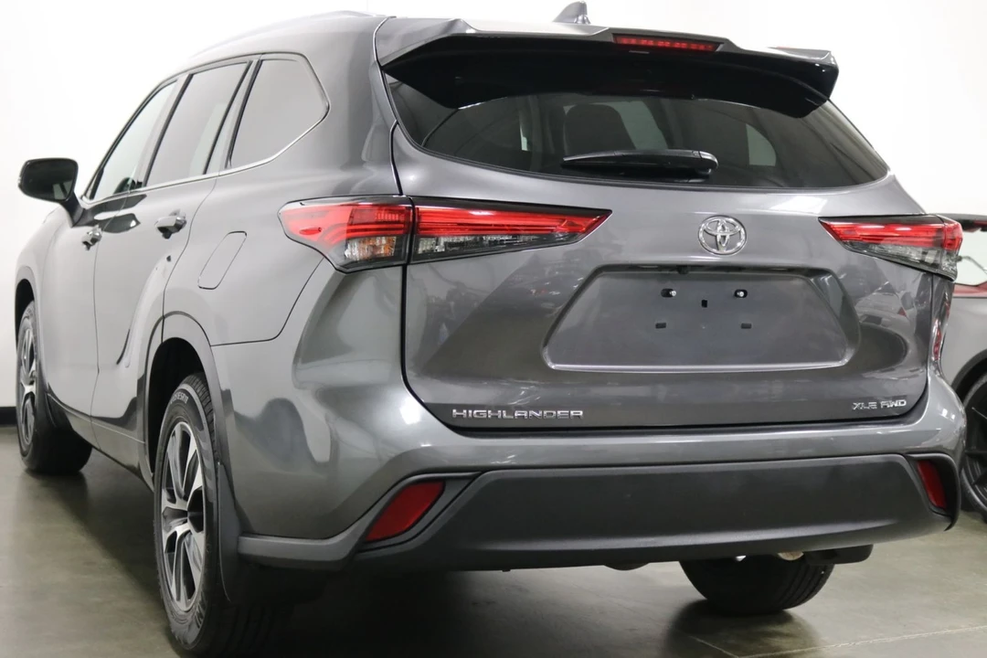 2021 Toyota Highlander - Image 7 of 12