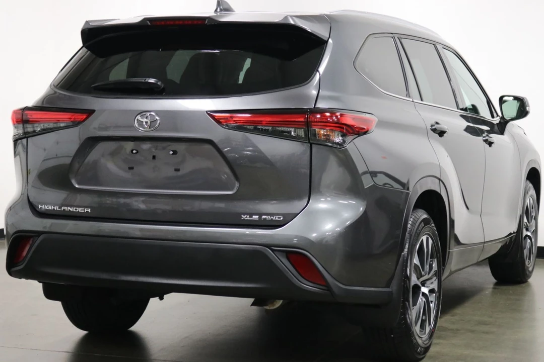 2021 Toyota Highlander - Image 10 of 12