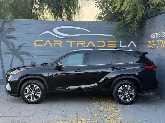 2021 Toyota Highlander - Image 2 of 21
